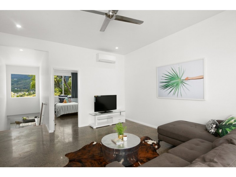 35 Koppen Terrace, Mooroobool QLD 4870