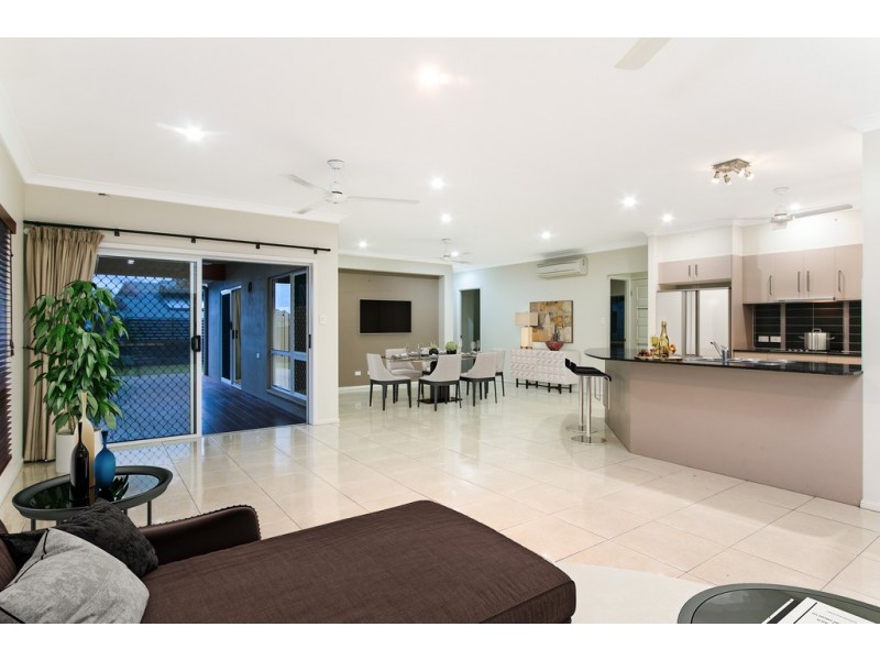 122 McFarlane Drive, Kanimbla QLD 4870