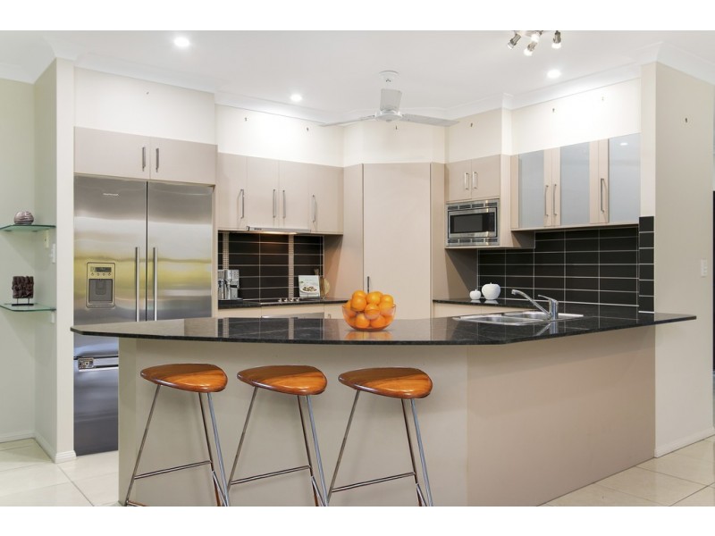122 McFarlane Drive, Kanimbla QLD 4870