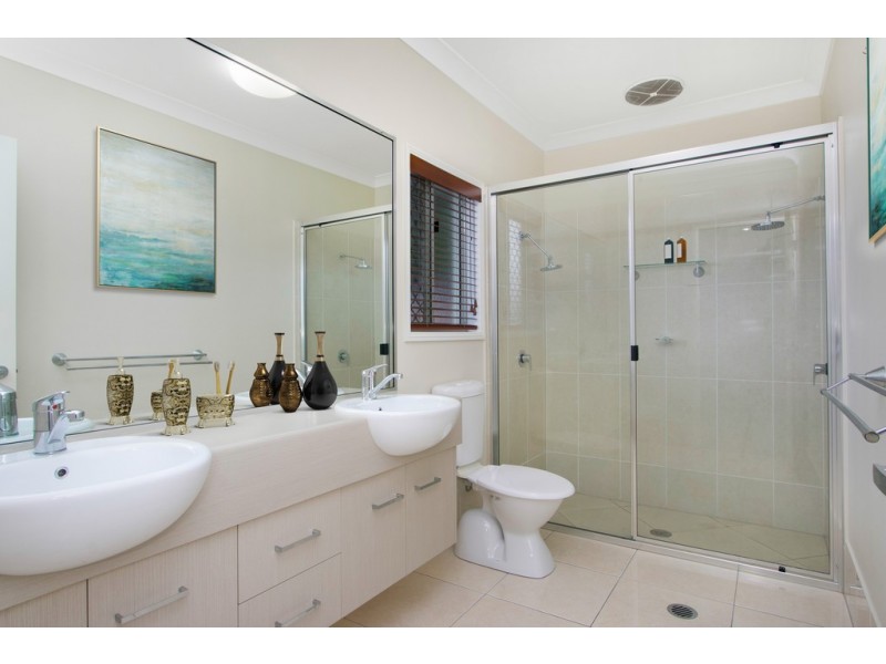 122 McFarlane Drive, Kanimbla QLD 4870