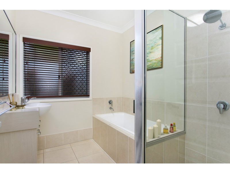 122 McFarlane Drive, Kanimbla QLD 4870