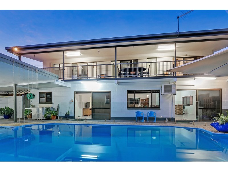 27 Hadrian Avenue, Mooroobool QLD 4870