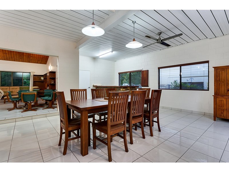 27 Hadrian Avenue, Mooroobool QLD 4870