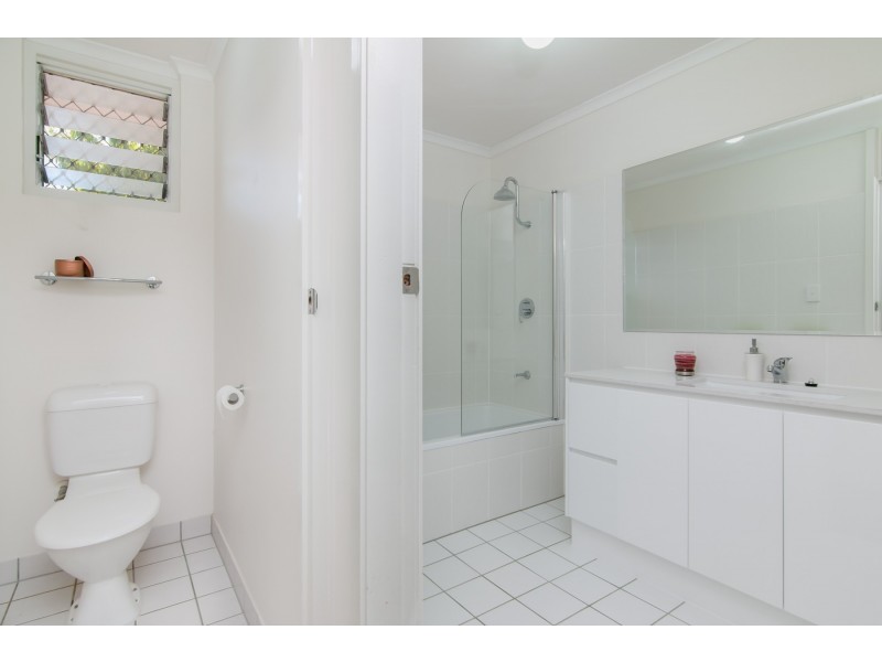 179 Greenslopes Street, Edge Hill QLD 4870