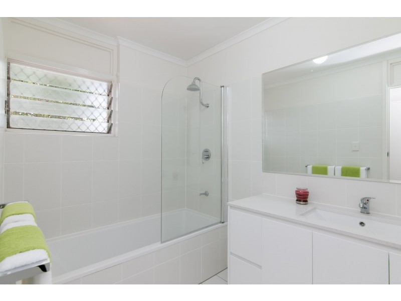 179 Greenslopes Street, Edge Hill QLD 4870