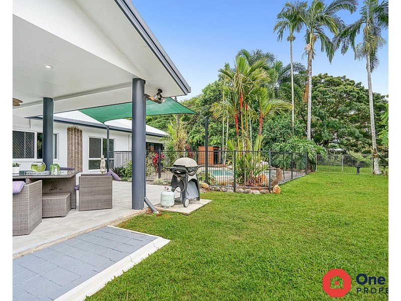7 Raphis Close, Kamerunga QLD 4870