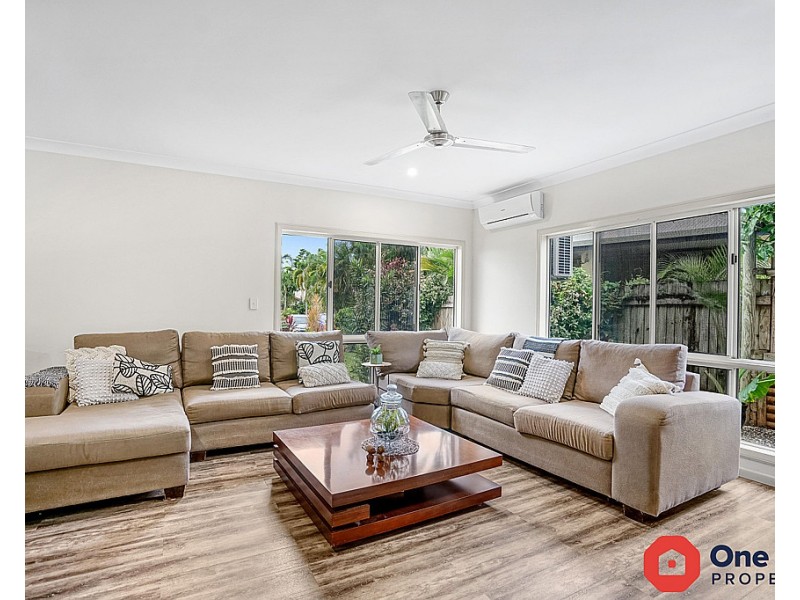 7 Raphis Close, Kamerunga QLD 4870