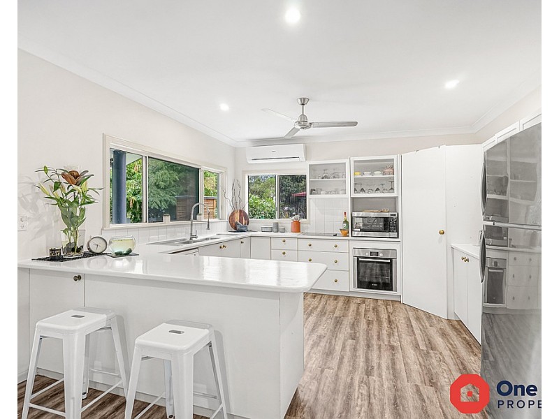 7 Raphis Close, Kamerunga QLD 4870