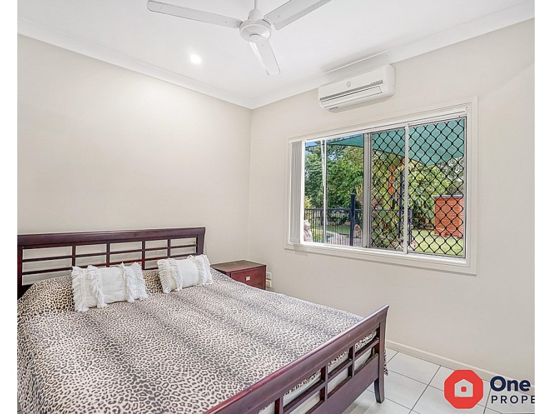 7 Raphis Close, Kamerunga QLD 4870