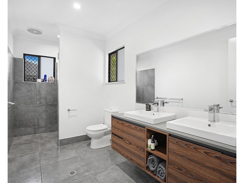 11 Elderberry Avenue, Bentley Park QLD 4869