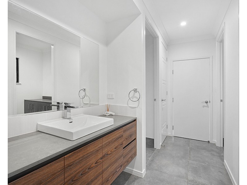 11 Elderberry Avenue, Bentley Park QLD 4869