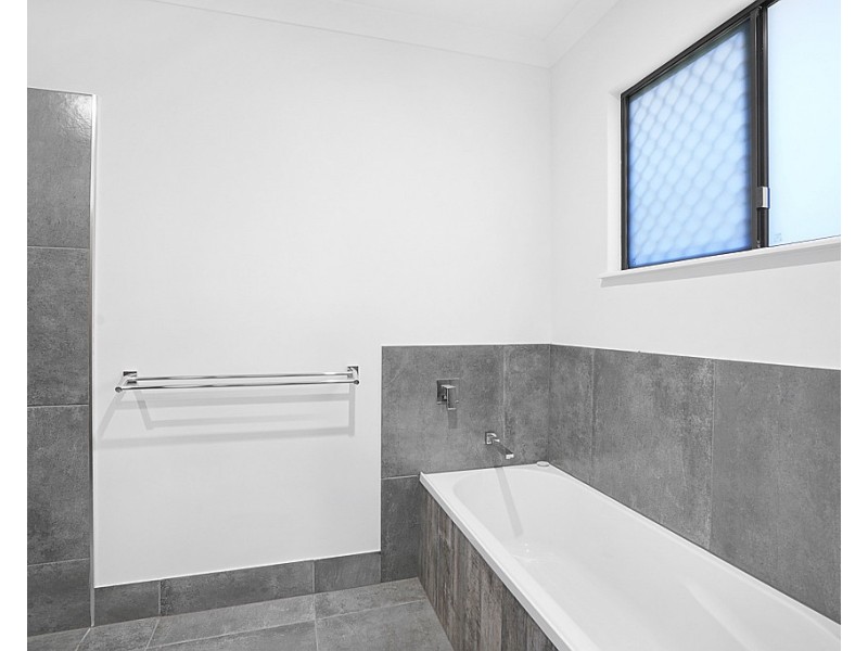 11 Elderberry Avenue, Bentley Park QLD 4869