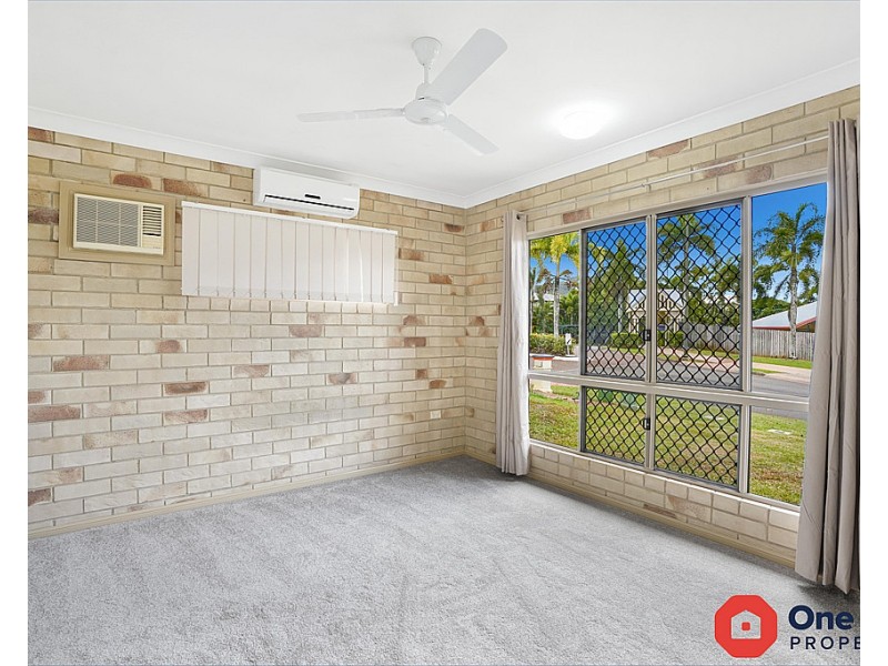 37 Village Terrace, Redlynch QLD 4870