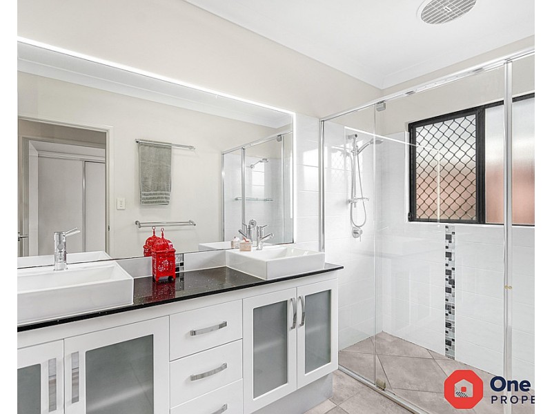 25 Perserverance Street, Redlynch QLD 4870