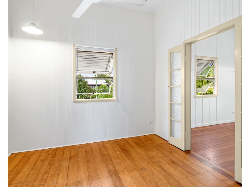 11 Barrett Street, Bungalow QLD 4870