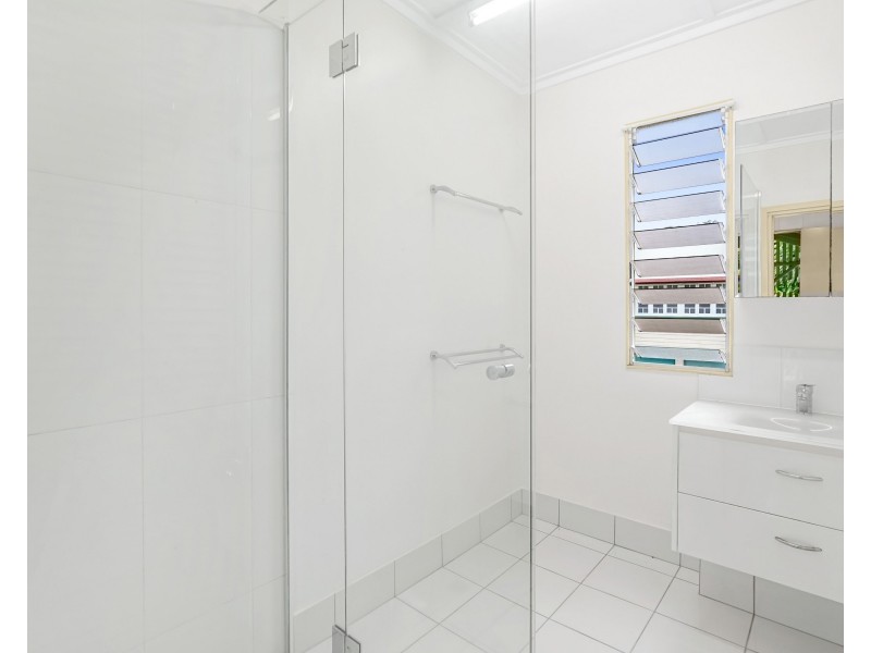 11 Barrett Street, Bungalow QLD 4870