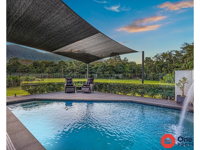 17 Sascha Close, Redlynch QLD 4870