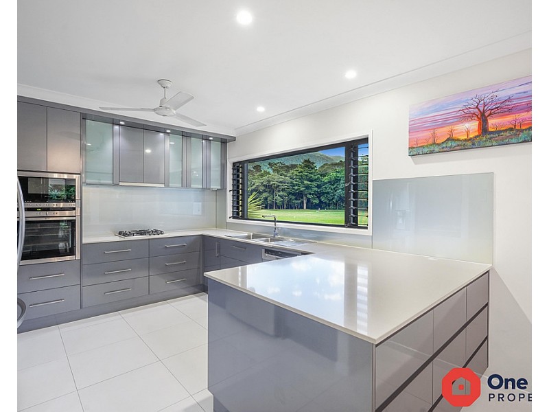 17 Sascha Close, Redlynch QLD 4870