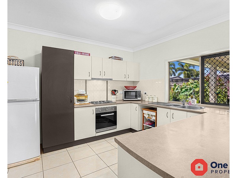 4 Altona Street, Bentley Park QLD 4869