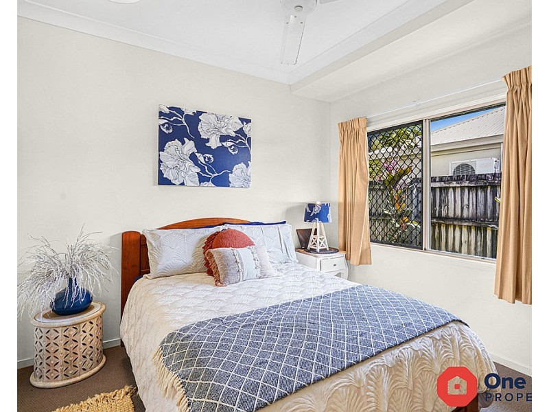 4 Altona Street, Bentley Park QLD 4869