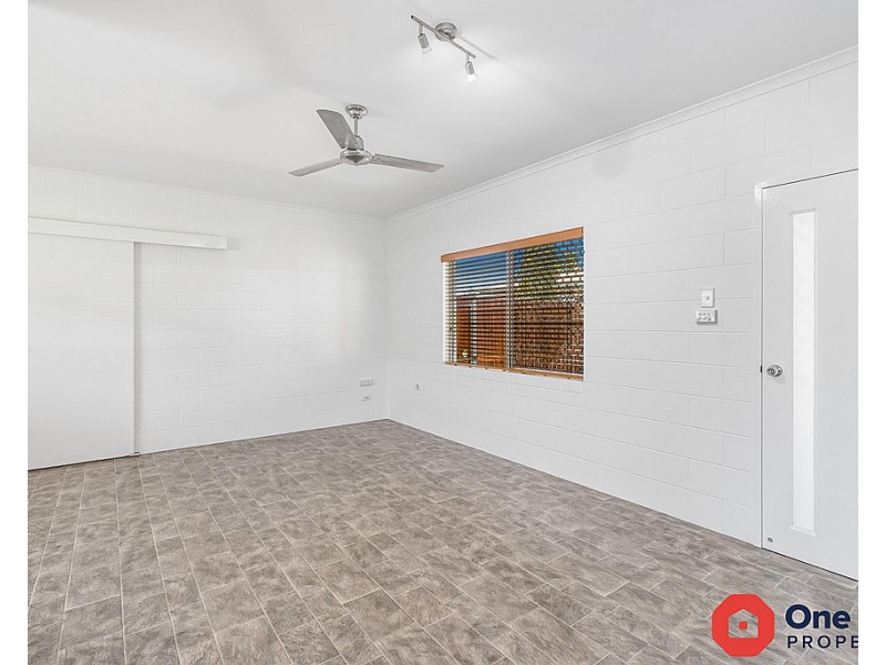 1 & 2/48 Leeuwin Crescent, Bentley Park QLD 4869