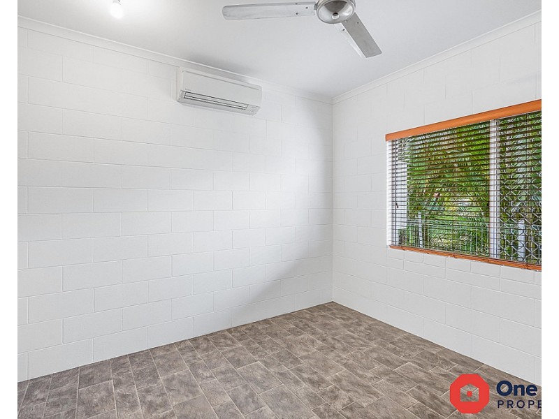 1 & 2/48 Leeuwin Crescent, Bentley Park QLD 4869