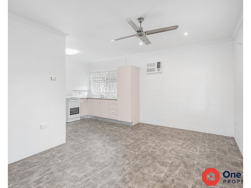 1 & 2/48 Leeuwin Crescent, Bentley Park QLD 4869