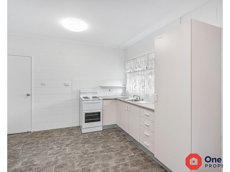 1 & 2/48 Leeuwin Crescent, Bentley Park QLD 4869