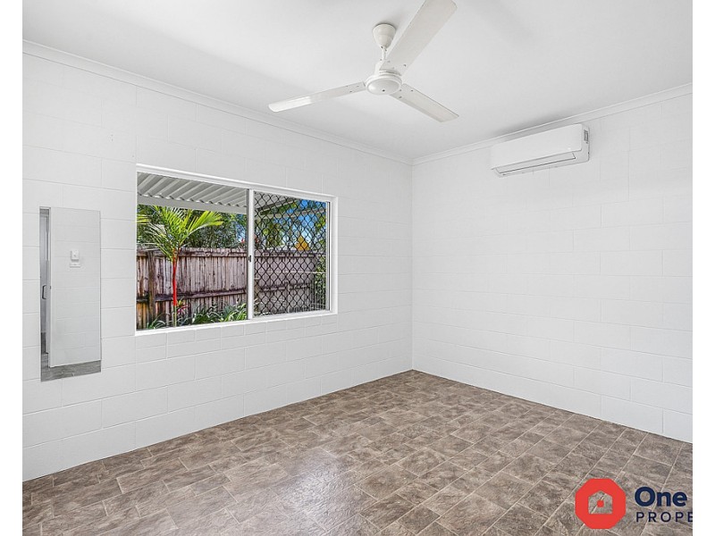 1 & 2/48 Leeuwin Crescent, Bentley Park QLD 4869