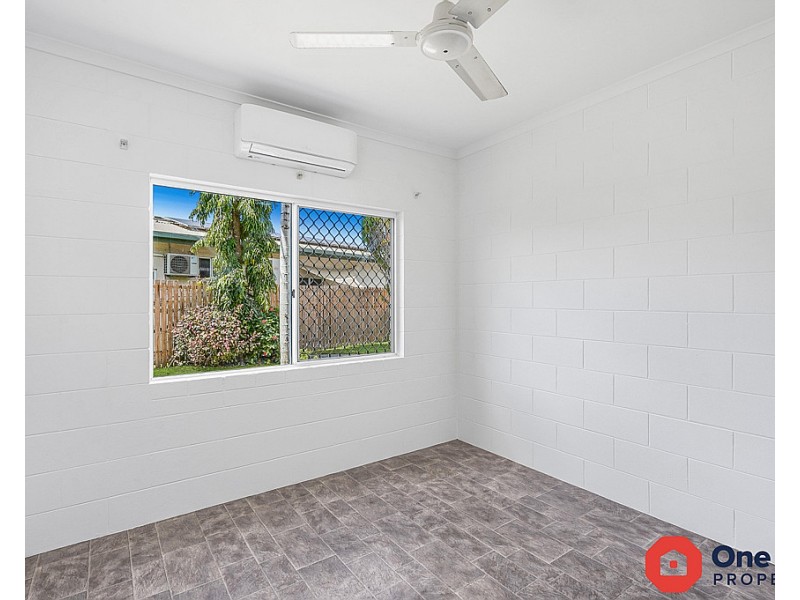 1 & 2/48 Leeuwin Crescent, Bentley Park QLD 4869