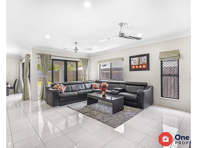 26 Halifax Drive, Redlynch QLD 4870