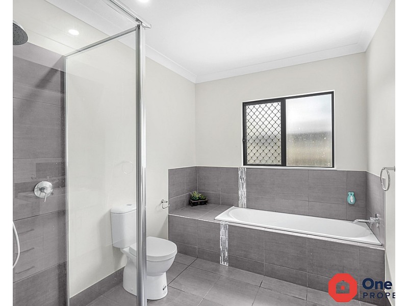 26 Halifax Drive, Redlynch QLD 4870