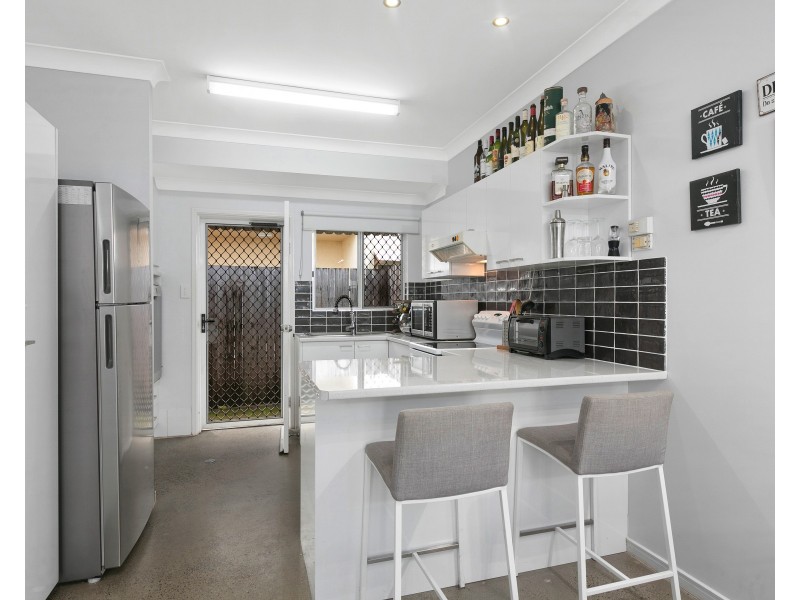 4/15 Ingham Court, Mooroobool QLD 4870