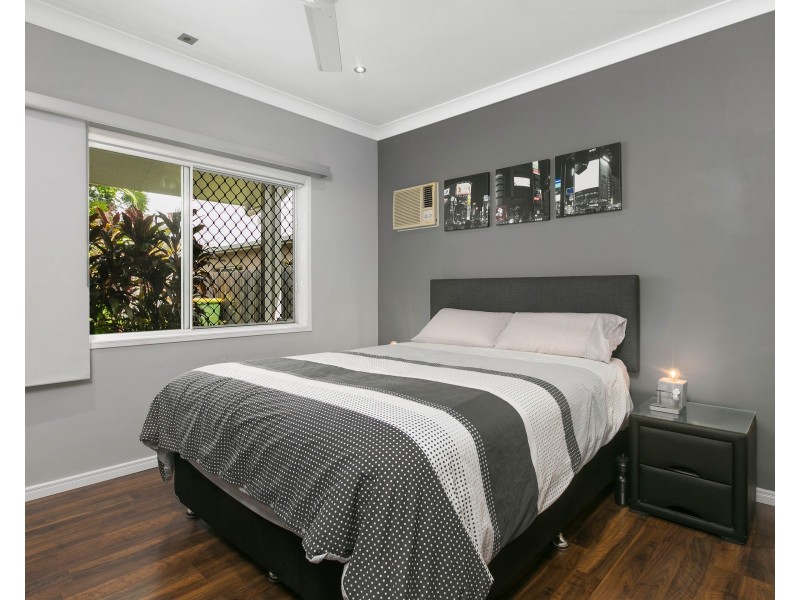 4/15 Ingham Court, Mooroobool QLD 4870