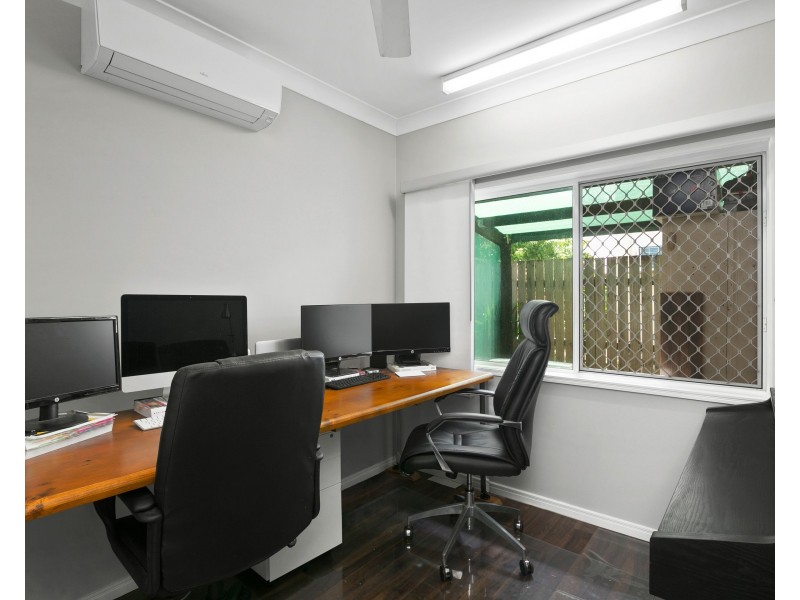 4/15 Ingham Court, Mooroobool QLD 4870