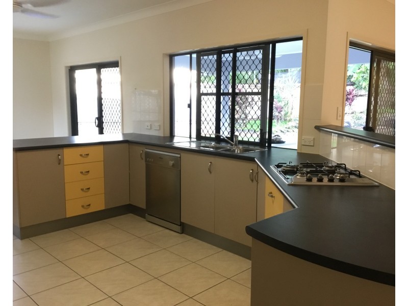 13 Milko Close, Brinsmead QLD 4870