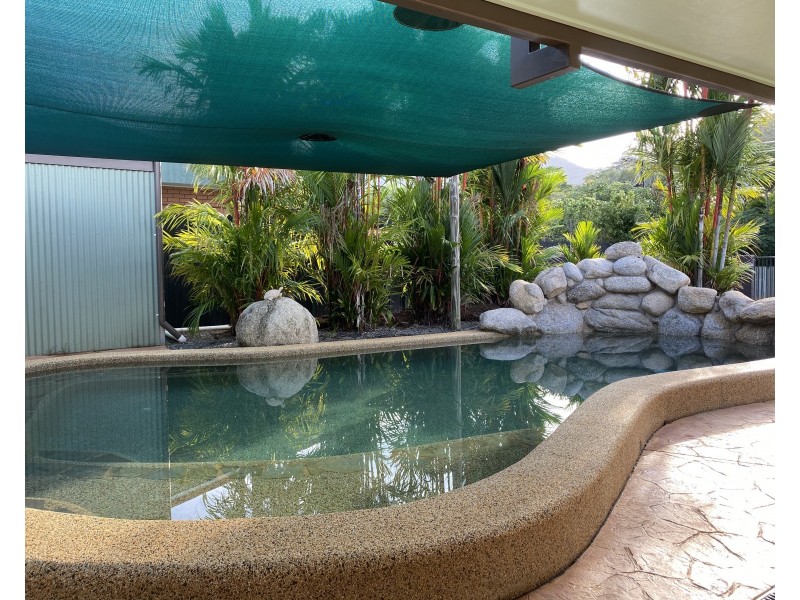 9 Deanna Street, Woree QLD 4868