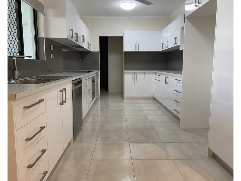 9 Deanna Street, Woree QLD 4868