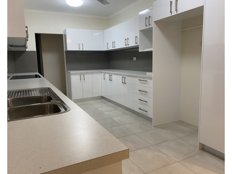 9 Deanna Street, Woree QLD 4868