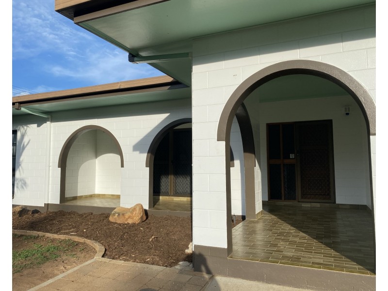 9 Deanna Street, Woree QLD 4868