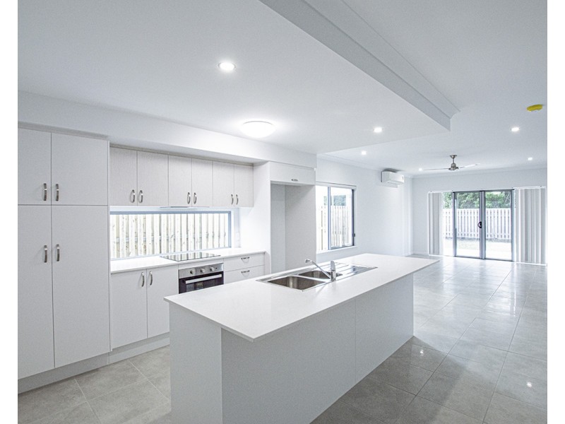 50 Edge Court, Manoora QLD 4870