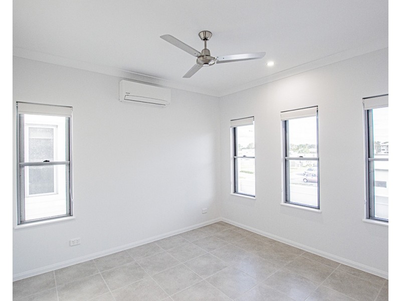 50 Edge Court, Manoora QLD 4870