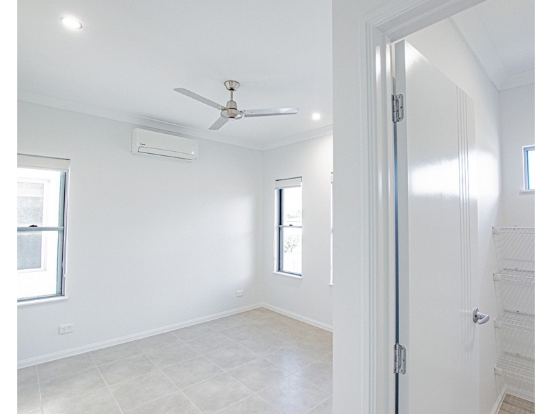 50 Edge Court, Manoora QLD 4870