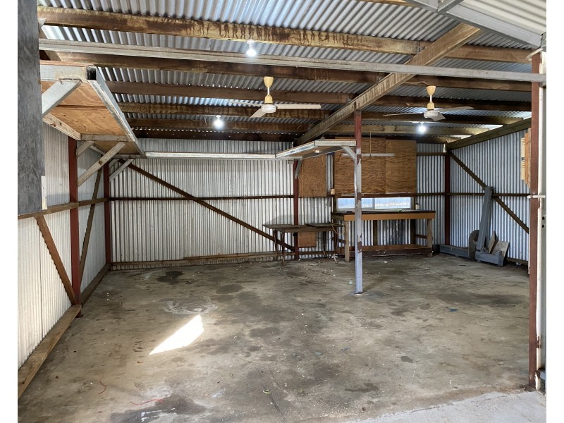 24 Nephrite Street, Woree QLD 4868