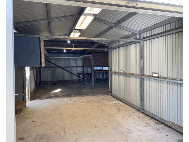 24 Nephrite Street, Woree QLD 4868