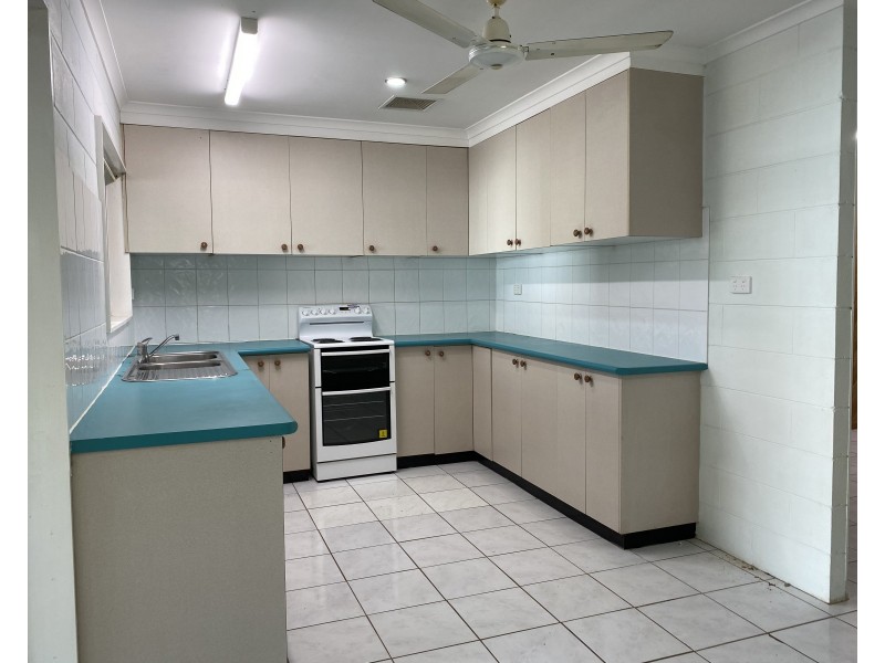 24 Nephrite Street, Woree QLD 4868