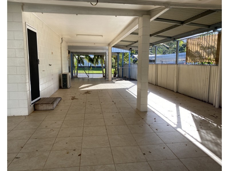 24 Nephrite Street, Woree QLD 4868