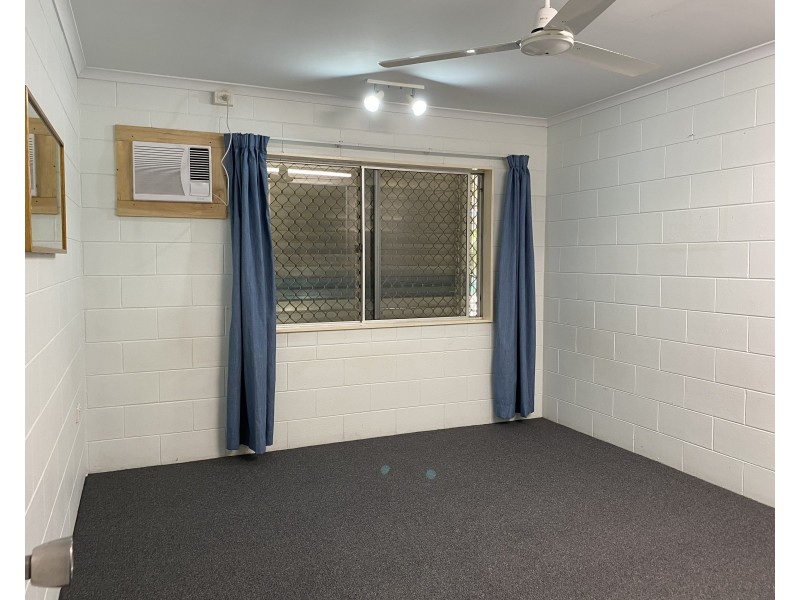 24 Nephrite Street, Woree QLD 4868