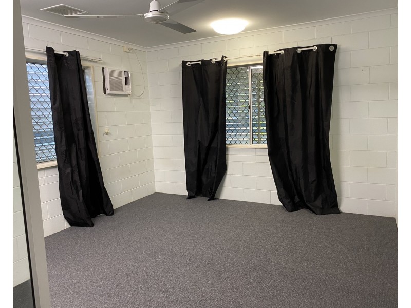 24 Nephrite Street, Woree QLD 4868