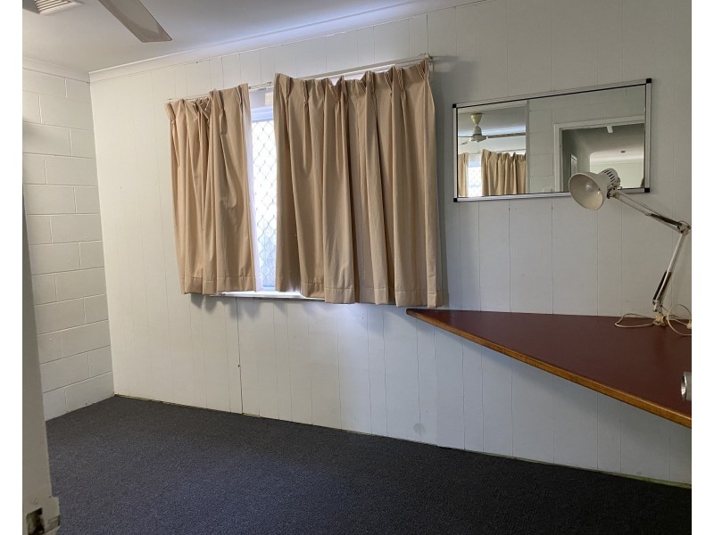 24 Nephrite Street, Woree QLD 4868